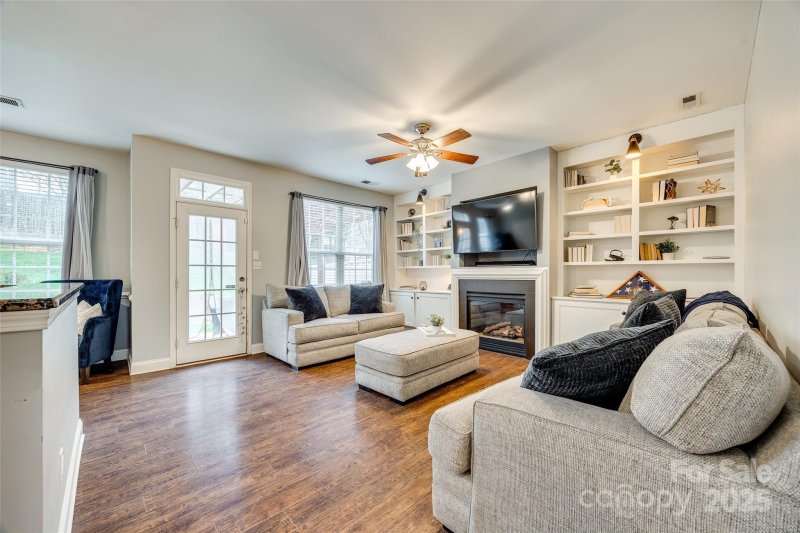 Property image 3 at 7028 Lowen Road, Charlotte, NC 28269