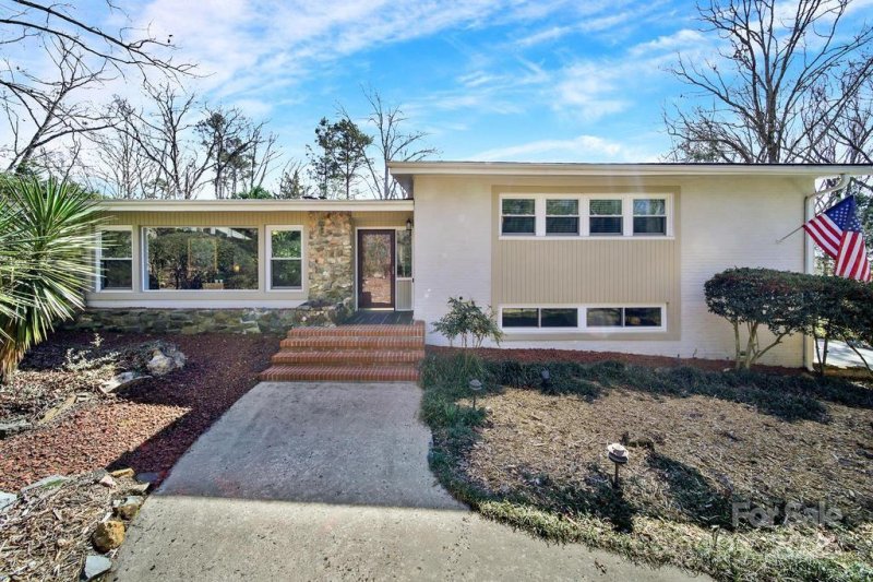 Property image 2 at 725 Skytop Road, Waxhaw, NC 28173