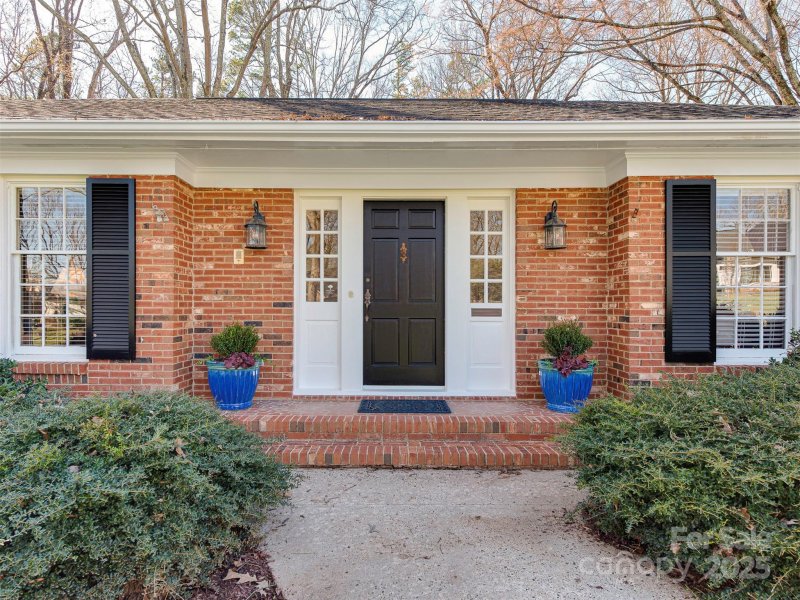 Property image 2 at 316 Robmont Road, Charlotte, NC 28270