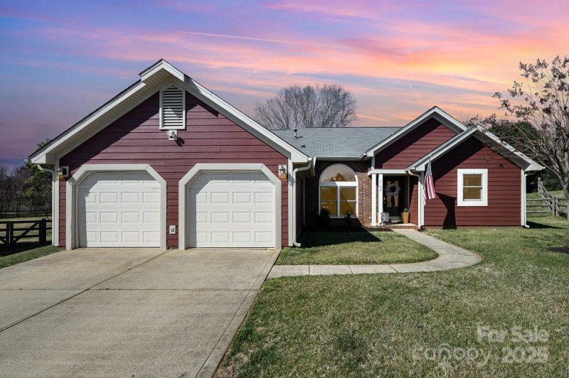 Property image 2 at 7102 Lanark Court, Charlotte, NC 28217