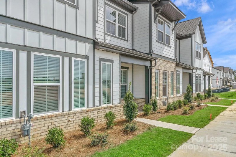 Property image 4 at 5817 Waterfall Place, Charlotte, NC 28215