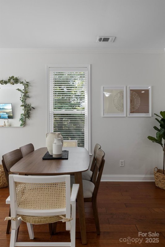 Property image 5 at 1000 E Woodlawn Road, Charlotte, NC 28209