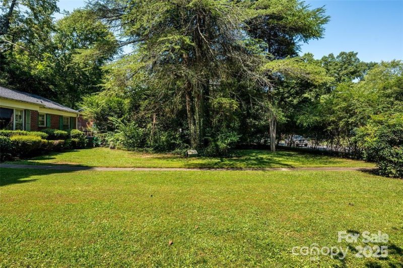 Property image 2 at 2250 Arnold Drive, Charlotte, NC 28205