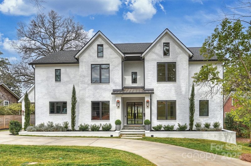 229 N Canterbury Road