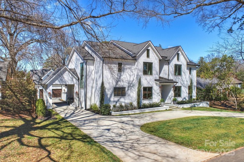 Property image 2 at 229 N Canterbury Road, Charlotte, NC 28211