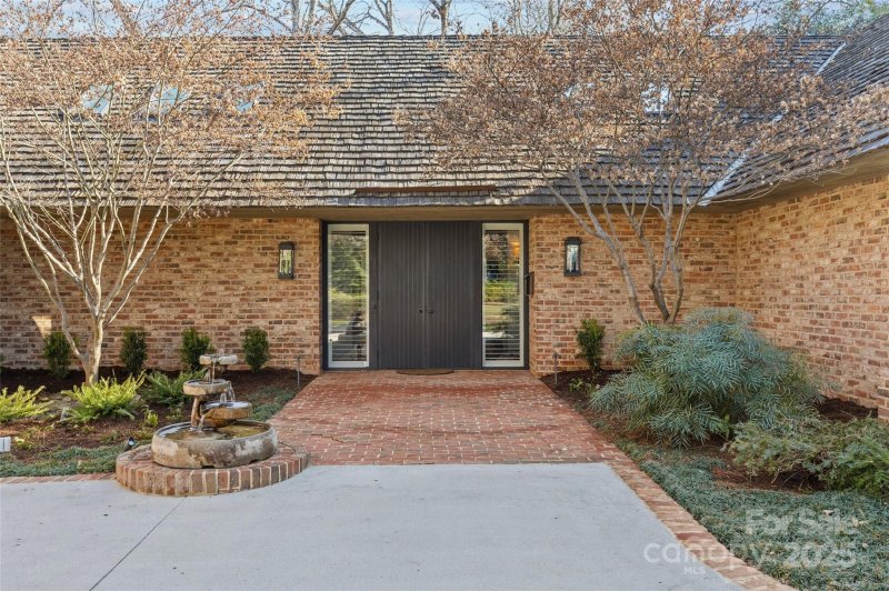 Property image 4 at 2419 Lemon Tree Lane, Charlotte, NC 28211