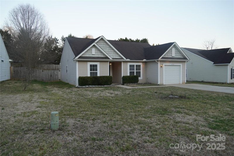 Property image 2 at 4718 Sahalee Lane, Charlotte, NC 28216