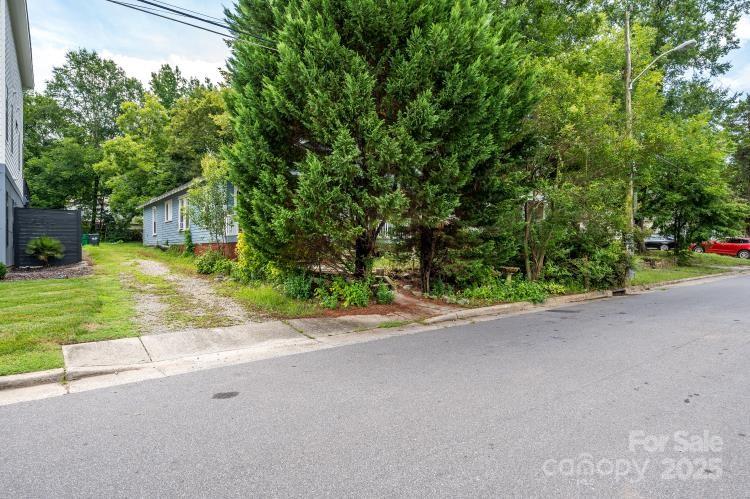 Property image 2 at 1716 Umstead Street, Charlotte, NC 28205