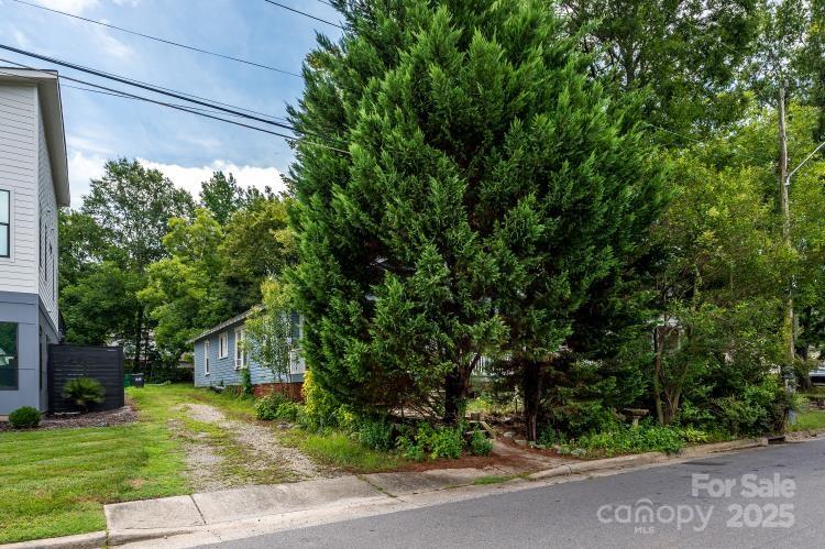 Property image 3 at 1716 Umstead Street, Charlotte, NC 28205