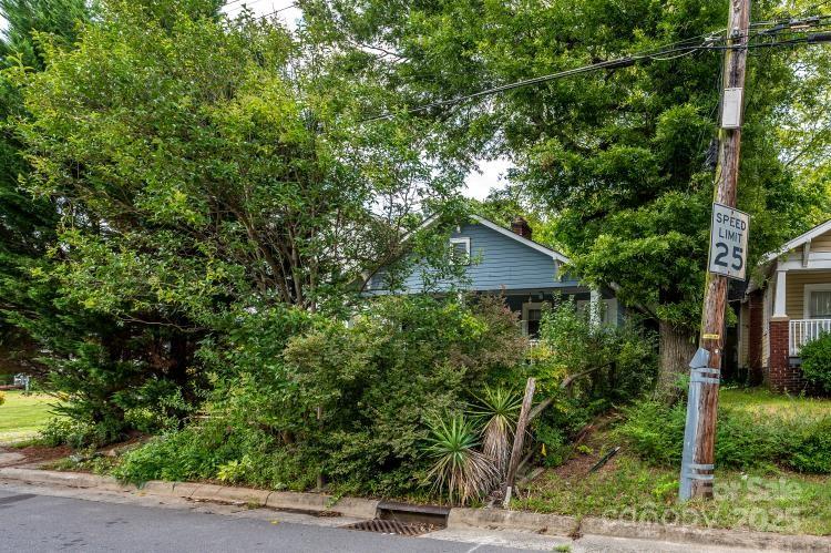 Property image 4 at 1716 Umstead Street, Charlotte, NC 28205