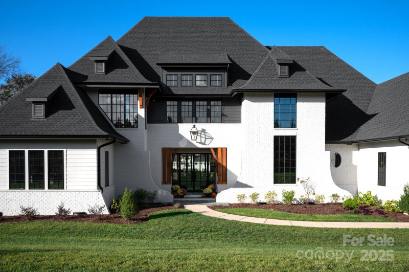 Property image 2 of 1004 Maxwell Court in Sage At Marvin, Marvin, NC 28173