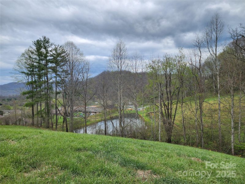 Property image 5 of 19 October Scenic Drive in Campbell Mountain Estates, Waynesville, NC 28785