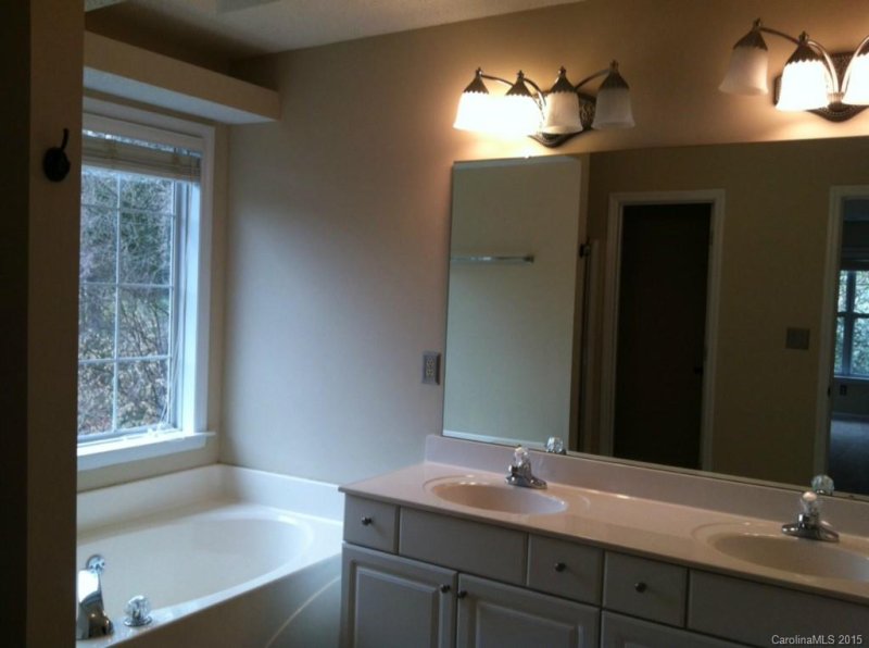 Property image 5 at 10430 Misty Ridge Lane, Charlotte, NC 28277