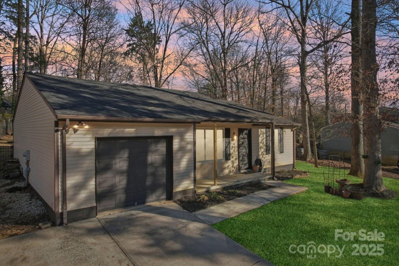 Property image 2 at 8432 Othello Place, Charlotte, NC 28227