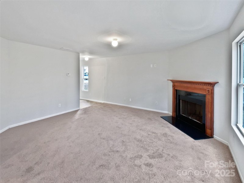 Property image 3 of 1121 Swearngan Ridge Court in Kyliglen, Charlotte, NC 28216