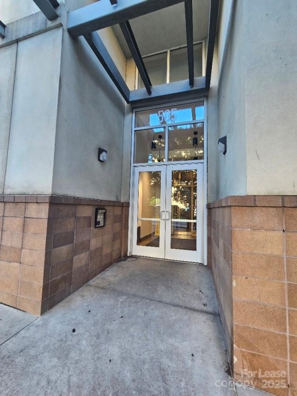 Property image 3 at 505 E 6th Street, Charlotte, NC 28202