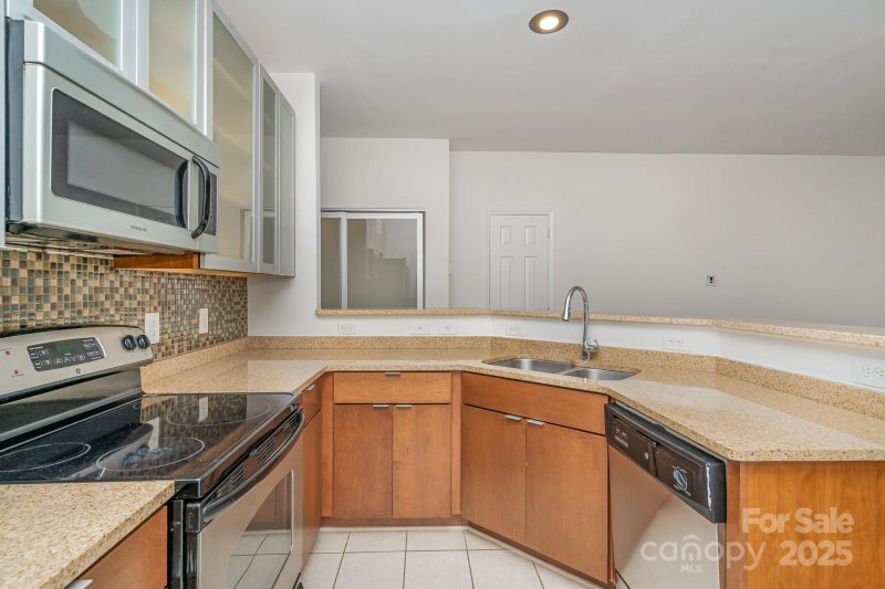 Property image 5 of 525 N Graham Street in The Fourth Ward Square, Charlotte, NC 28202