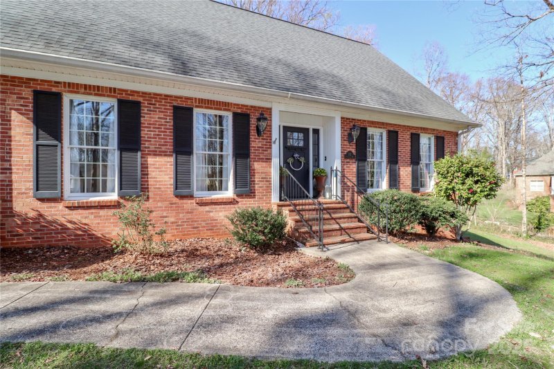 Property image 3 at 212 Glen Eagles Road, Statesville, NC 28625