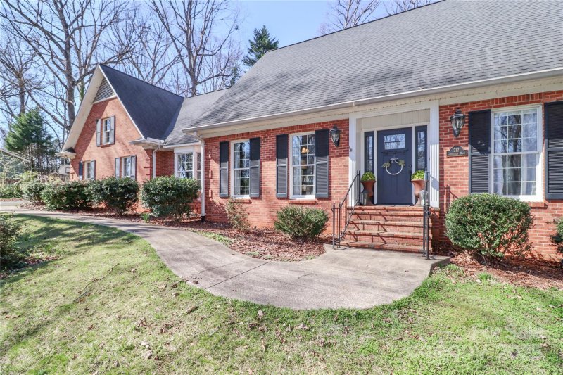 Property image 5 at 212 Glen Eagles Road, Statesville, NC 28625