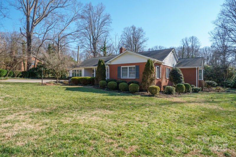 Property image 2 at 223 Oakland Circle, Newton, NC 28658