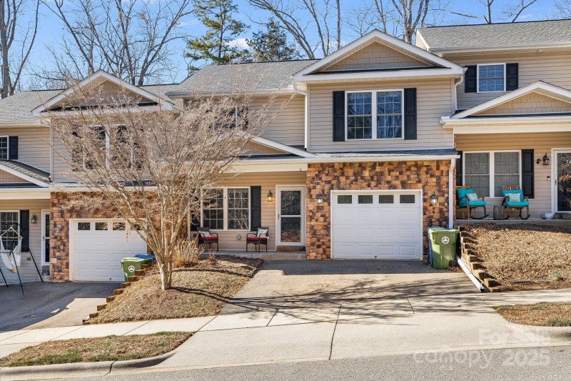 Willow Creek Village, Asheville Community