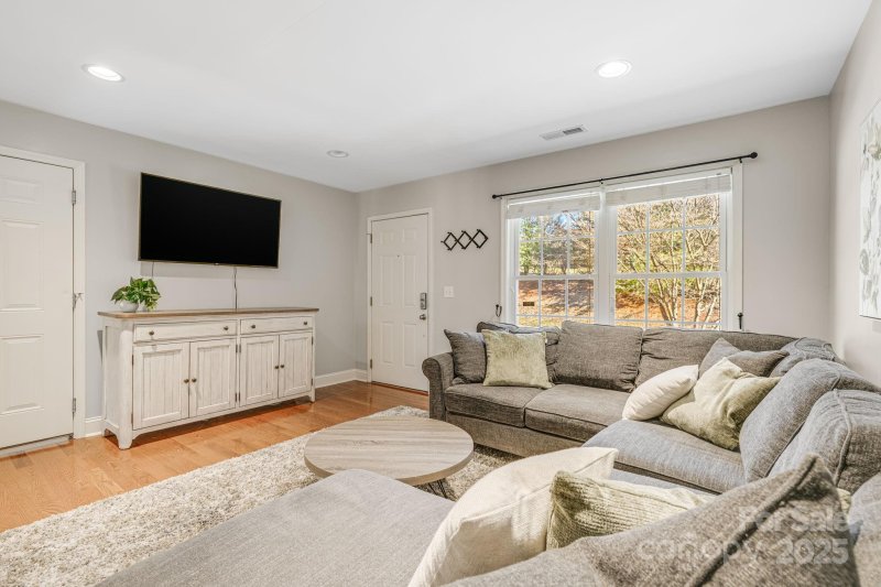 Property image 3 of 52 Kirby Road in Willow Creek Village, Asheville, NC 28806