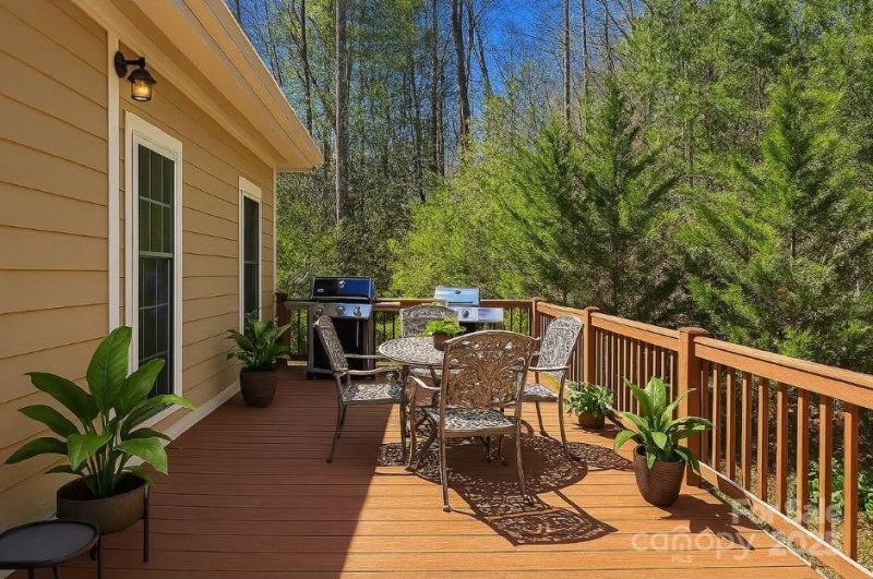 Property image 2 at 941 Wash Freeman Road, Hendersonville, NC 28792