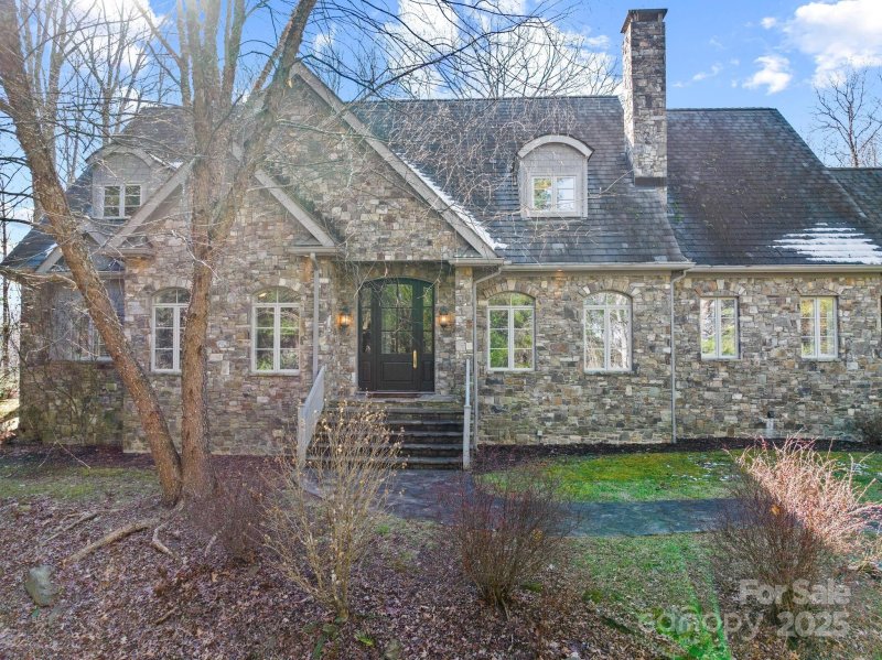 Property image 4 of 1676 Valle Cay Drive in Valle Cay, Vilas, NC 28692