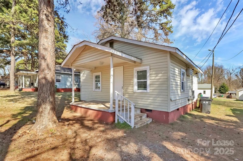 Property image 3 at 2510 Hemphill Street, Charlotte, NC 28208