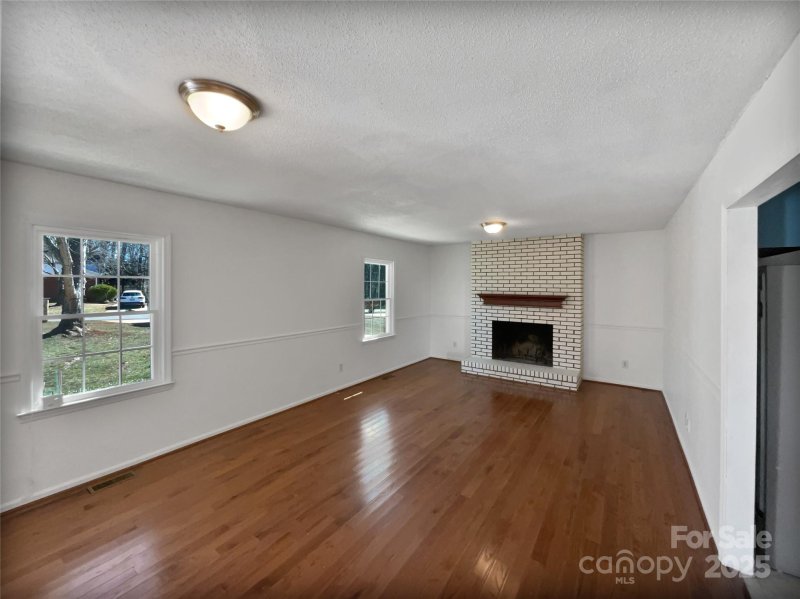 Property image 3 at 700 Hickory Court, Gastonia, NC 28056