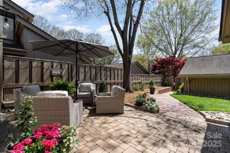 Property image 4 at 5306 Wingedfoot Road, Charlotte, NC 28226