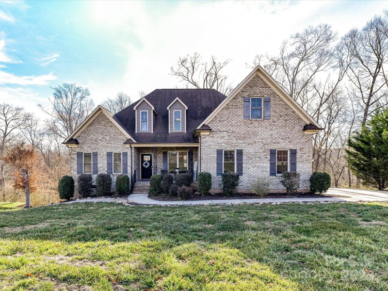 Property image 2 of 4130 Waterway Drive in The Oaks at Camden, Monroe, NC 28110