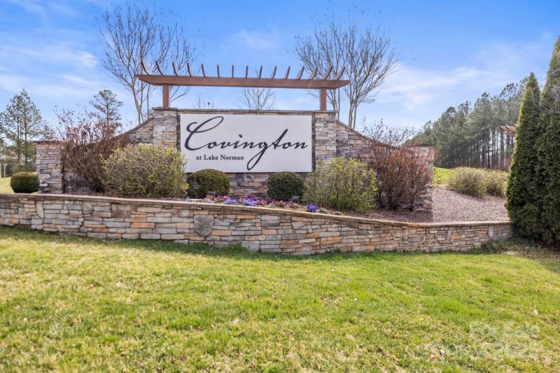 Property image 2 at 2479 Seagull Drive, Denver, NC 28037