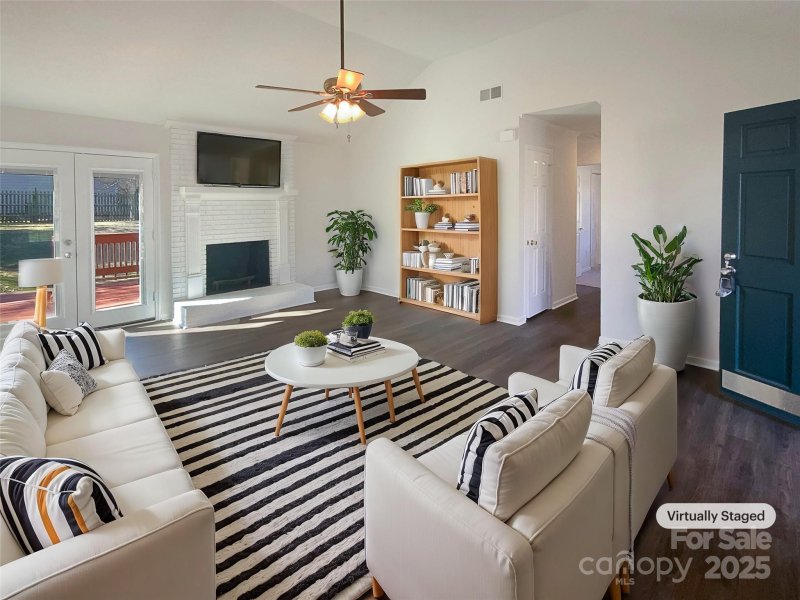 Property image 2 at 14106 Carriage Lake Drive, Charlotte, NC 28273