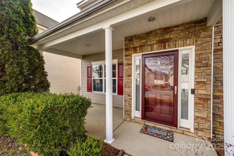 Property image 2 at 1404 Peachcroft Road, Charlotte, NC 28216