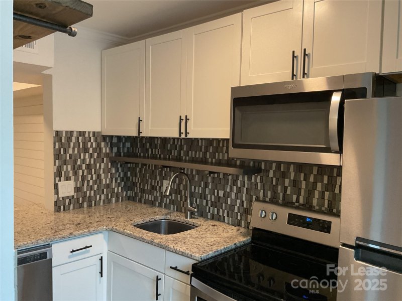 Property image 3 at 951 Hollywood Street, Charlotte, NC 28211