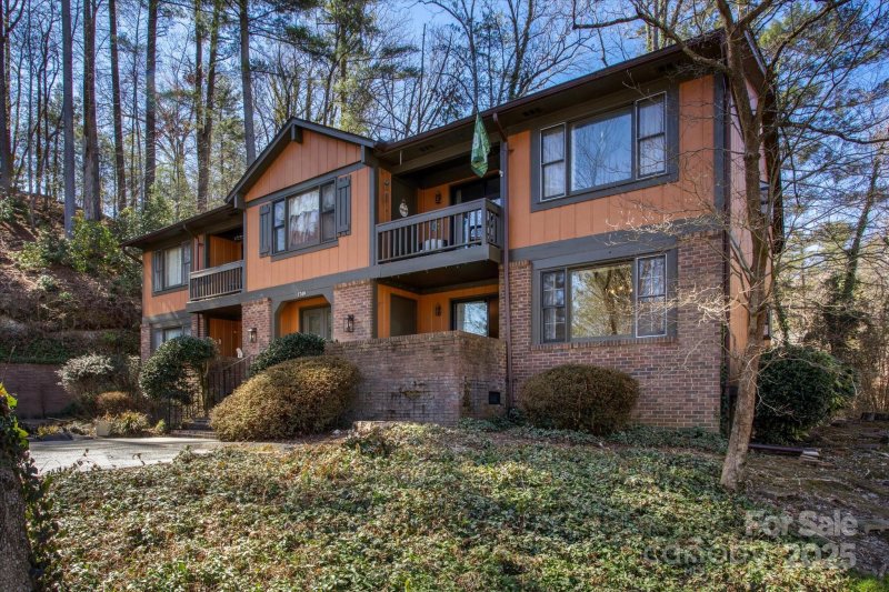 Property image 3 at 1749 B Haywood Manor Road, Hendersonville, NC 28791