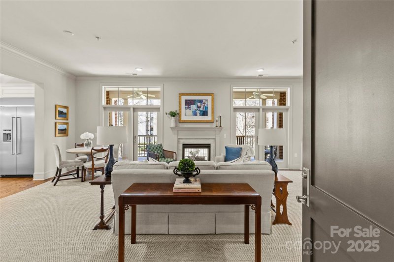 Property image 5 of 2251 Selwyn Avenue in Myers Park, Charlotte, NC 28207