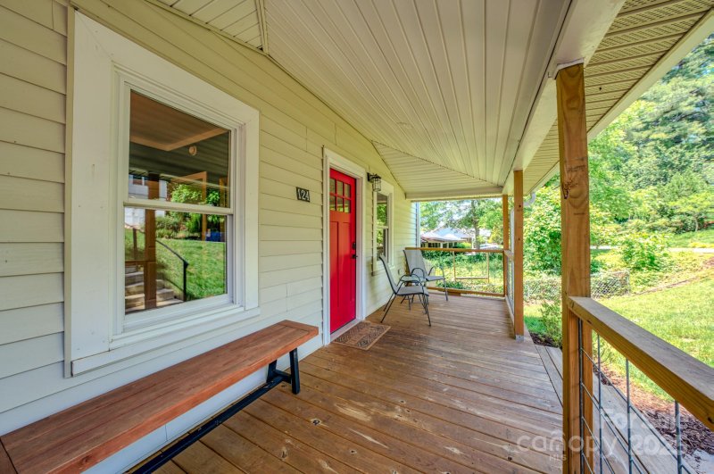 Property image 5 of 124 Dodge Street in Biltmore Village, Asheville, NC 28803