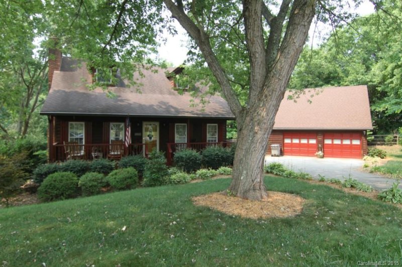 2405 Gardenside Drive