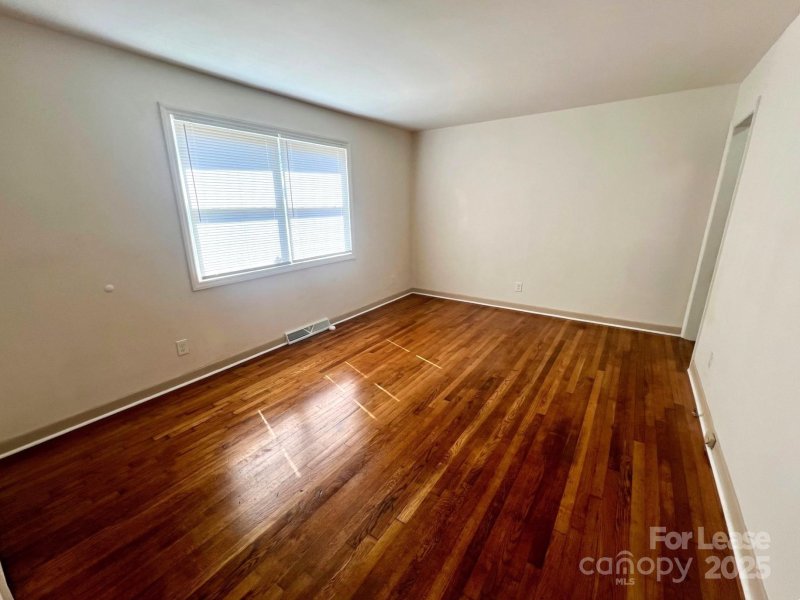 Property image 2 at 2846 Burbank Drive, Charlotte, NC 28216