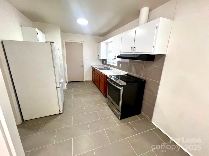 Property image 3 at 2846 Burbank Drive, Charlotte, NC 28216