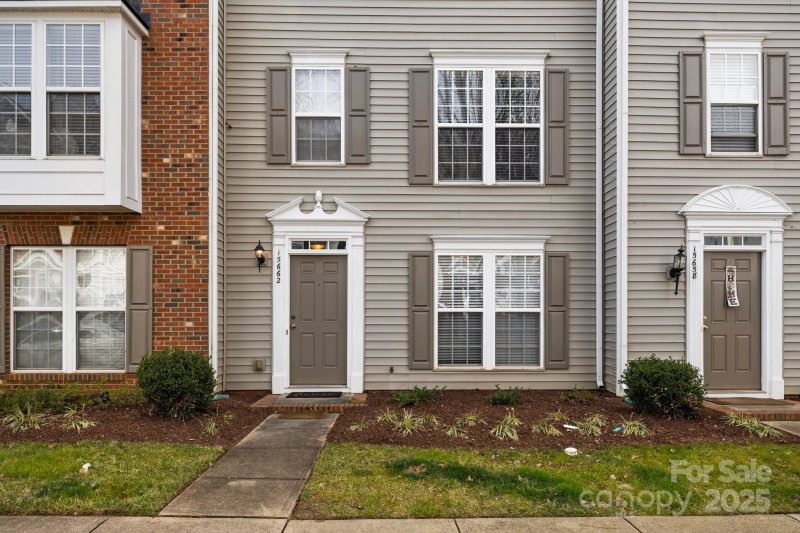 Property image 2 at 15662 King Louis Court, Charlotte, NC 28277
