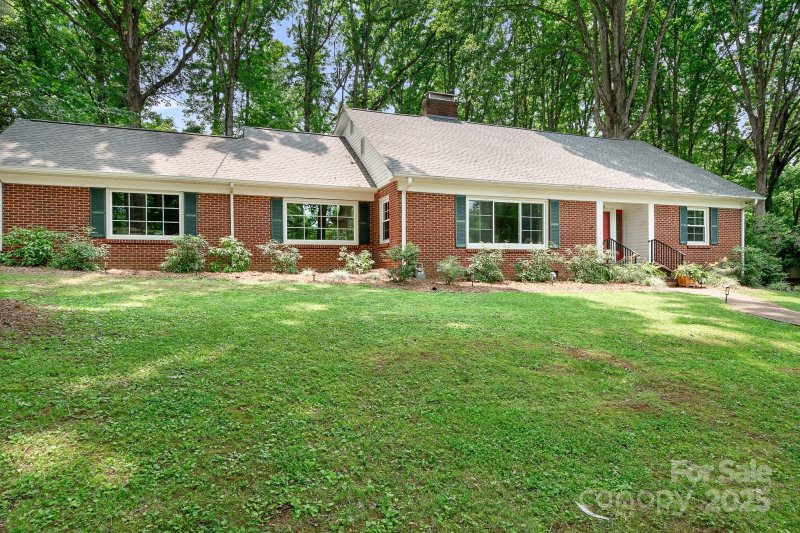 Property image 2 at 329 N Oakwood Drive, Statesville, NC 28677