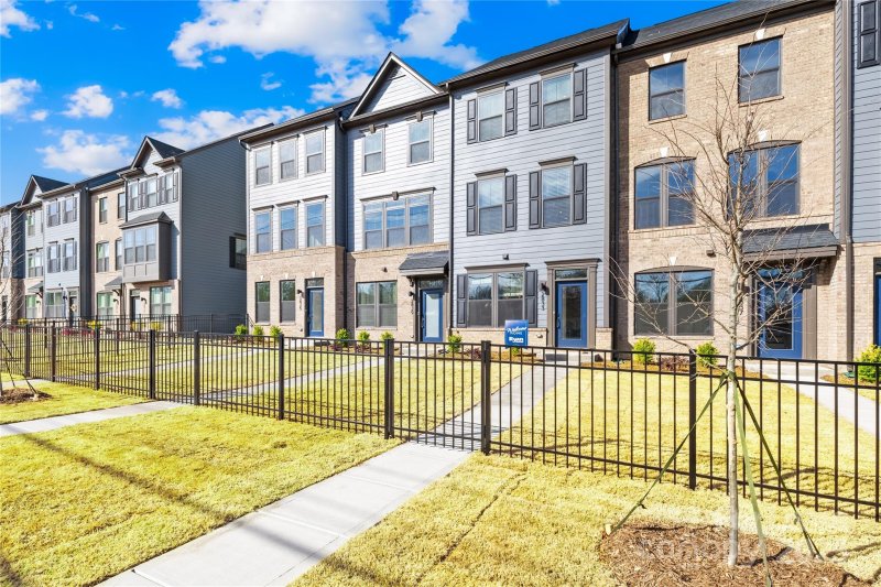 Property image 2 at 2833 Statesville Avenue, Charlotte, NC 28206