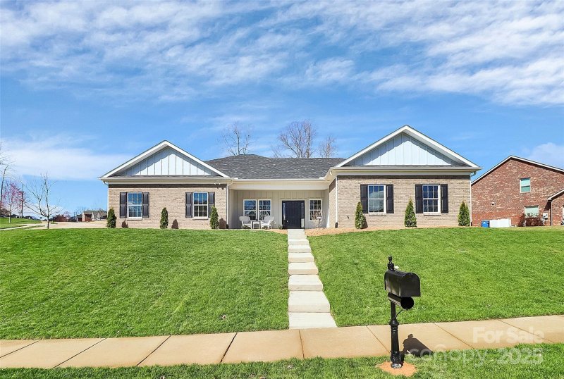 Property image 3 of 609 Rosemore Place in Stoneridge Lakes, Rock Hill, SC 29732