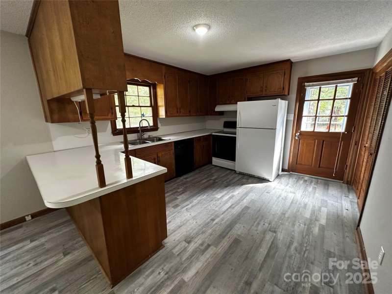 Property image 5 at 501 Catawba Circle, Matthews, NC 28104