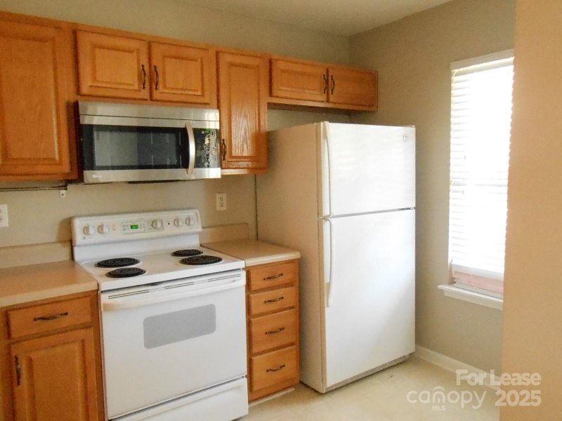 Property image 2 at 10121 Reindeer Way Lane, Charlotte, NC 28216