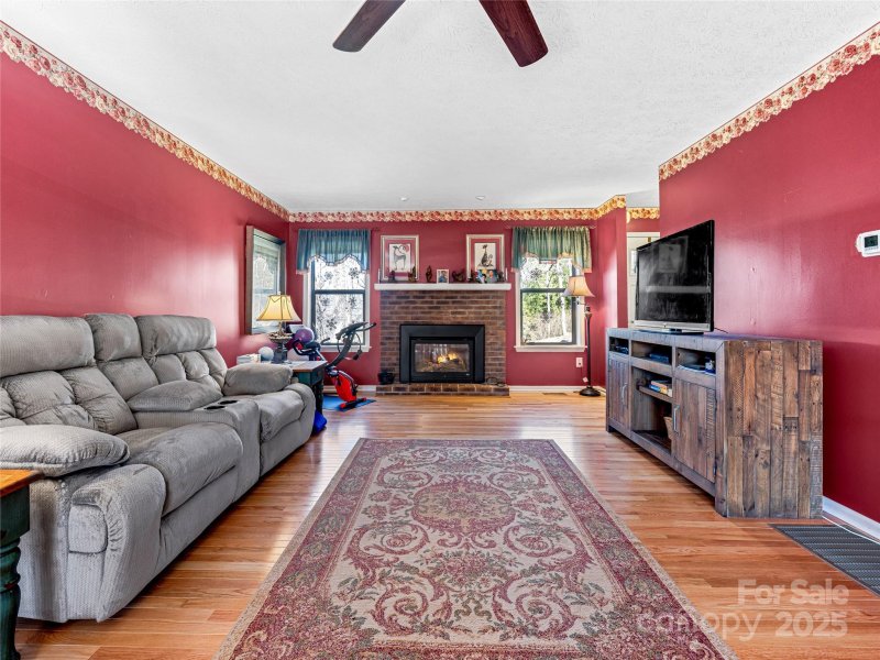 Property image 5 at 605 Goldview Drive, Hendersonville, NC 28791