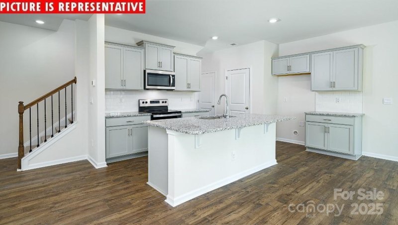 Property image 3 at 11225 Cardinal Creek Avenue, Charlotte, NC 28215